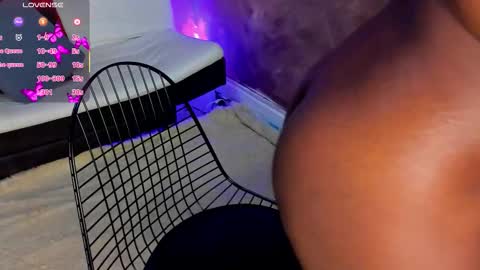 Snapshot of stela__gs chatting on 11/30/25, 01:37 stella online show from 11/30/25, 01:37