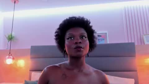 STELA online show from 10/19/25, 01:45