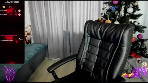 Snapshot of stella__cox chatting on 11/30/25, 11:14 Stella Cox online show from 11/30/25, 11:14