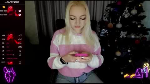 Snapshot of stella__cox chatting on 12/18/25, 06:41 Stella Cox online show from 12/18/25, 06:41
