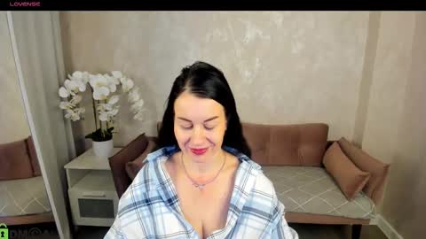 stella online show from 10/14/25, 01:06