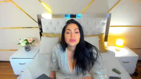 Stella Nelson online show from 11/06/25, 06:47