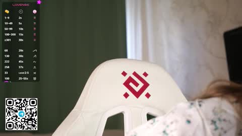 Stella online show from 10/26/25, 10:10