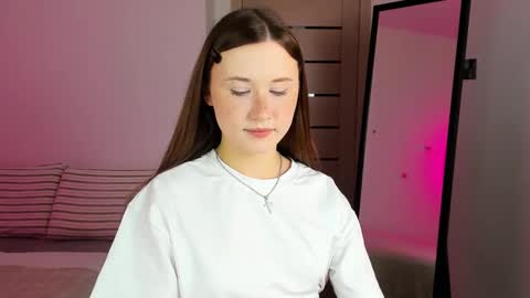 Snapshot of stella_sunny chatting on 10/09/25, 06:06 stella_sunny online show from 10/09/25, 06:06