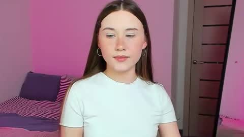 Snapshot of stella_sunny chatting on 11/07/25, 11:32 stella_sunny online show from 11/07/25, 11:32