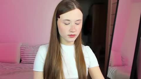 Snapshot of stella_sunny chatting on 11/13/25, 07:13 stella_sunny online show from 11/13/25, 07:13