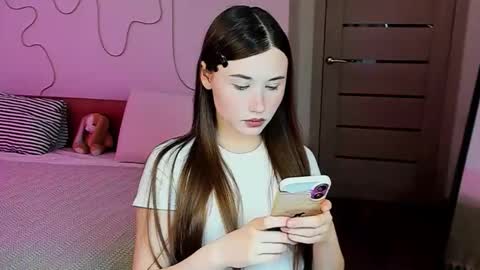 Snapshot of stella_sunny chatting on 12/16/25, 01:43 stella_sunny online show from 12/16/25, 01:43