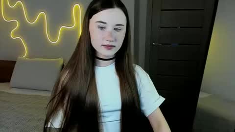 Snapshot of stella_sunny chatting on 12/17/25, 10:38 stella_sunny online show from 12/17/25, 10:38