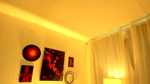 Snapshot of stella_vans chatting on 05/22/26, 08:32 Asella online show from 05/22/26, 08:32
