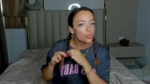 Snapshot of stellaa_queen chatting on 04/05/26, 12:08 stella online show from 04/05/26, 12:08
