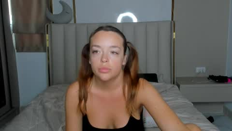 Snapshot of stellaa_queen chatting on 04/18/26, 12:25 stella online show from 04/18/26, 12:25