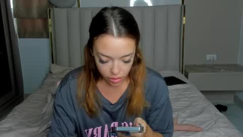 Snapshot of stellaa_queen chatting on 05/04/26, 12:06 stella online show from 05/04/26, 12:06