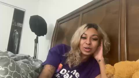 Snapshot of stellaangel chatting on 10/19/25, 05:19 stellaangel online show from 10/19/25, 05:19