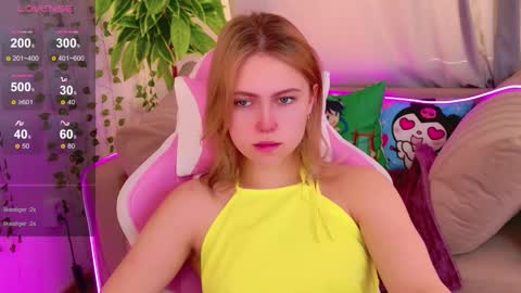 Stella 3 online show from 11/28/25, 07:33