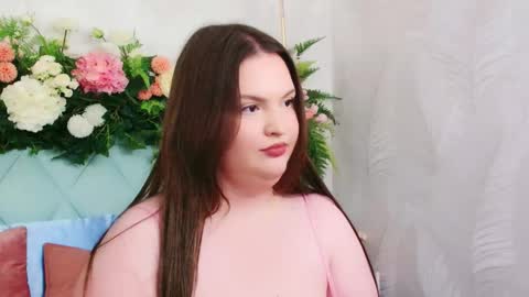 Snapshot of stellahilton chatting on 12/17/25, 05:52 Stella online show from 12/17/25, 05:52