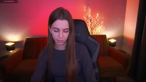 stellahoneywell online show from 11/30/25, 07:01