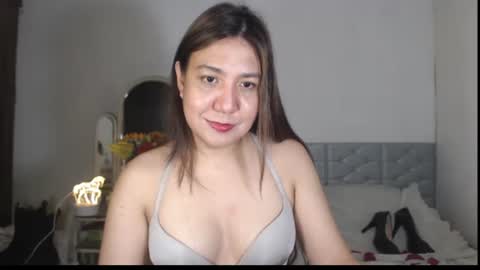 Stella online show from 11/22/25, 03:27