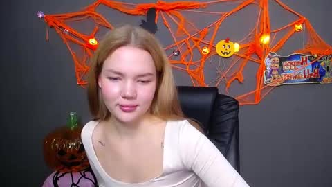 Snapshot of stellalights chatting on 10/15/25, 06:46 stellalights online show from 10/15/25, 06:46