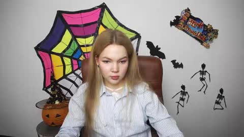 Snapshot of stellalights chatting on 10/22/25, 12:16 stellalights online show from 10/22/25, 12:16