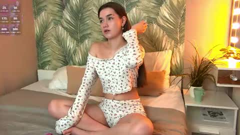 Snapshot of stellapierces chatting on 04/27/26, 06:33 stellapierces online show from 04/27/26, 06:33