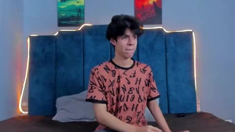 Snapshot of stellar_fox chatting on 12/17/25, 01:17 Ethan online show from 12/17/25, 01:17