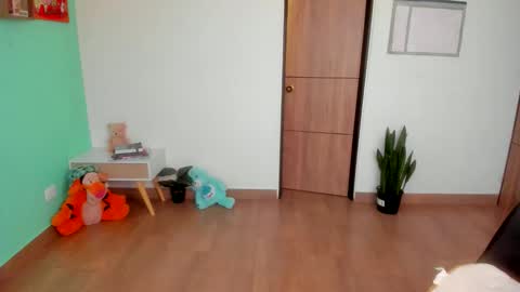 sara  instagram sariishalove online show from 10/05/25, 12:03