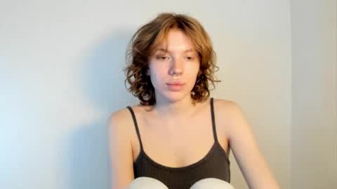 Snapshot of stellaswen chatting on 09/09/25, 11:54 S T E L L A online show from 09/09/25, 11:54