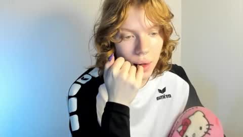 Snapshot of stellaswen chatting on 10/14/25, 08:15 S T E L L A online show from 10/14/25, 08:15