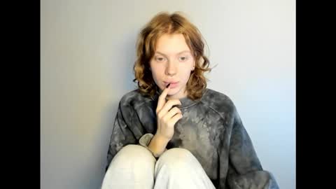 S T E L L A online show from 11/25/25, 08:14