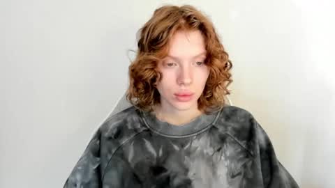 S T E L L A online show from 12/16/25, 08:08