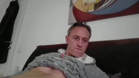 Snapshot of sten015 chatting on 02/11/26, 01:49 sten015 online show from 02/11/26, 01:49
