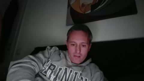 Snapshot of sten015 chatting on 02/19/26, 01:29 sten015 online show from 02/19/26, 01:29