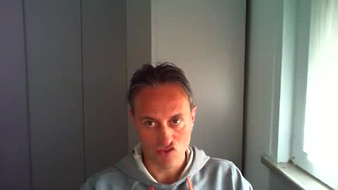 Snapshot of sten015 chatting on 05/04/26, 03:41 sten015 online show from 05/04/26, 03:41