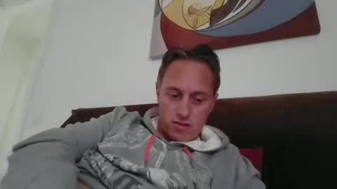 Snapshot of sten015 chatting on 05/13/26, 01:30 sten015 online show from 05/13/26, 01:30