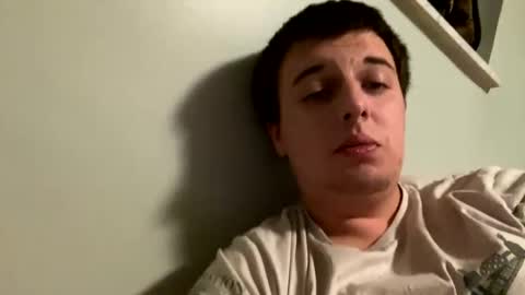 Snapshot of stepbro18 chatting on 12/25/24, 01:31 Honestly Im a slut I have a high sex drive and I love talking to people off this platform  online show from 12/25/24, 01:31