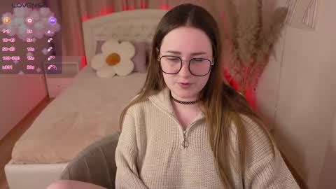 Snapshot of steph_sweet chatting on 12/14/24, 10:07 Emma online show from 12/14/24, 10:07