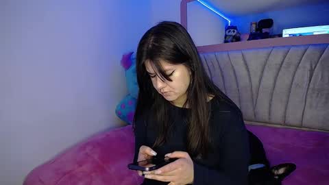 Emma online show from 02/05/25, 02:29