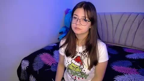 Emma online show from 02/08/25, 02:47