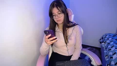 Emma online show from 02/18/25, 05:09