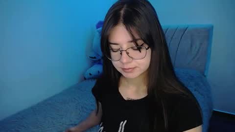 Emma online show from 02/25/25, 03:20