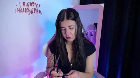 Snapshot of stepha_sweet chatting on 10/26/25, 05:24 Emma online show from 10/26/25, 05:24