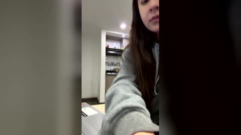 Snapshot of stepha_sweet chatting on 12/21/25, 04:41 Emma online show from 12/21/25, 04:41