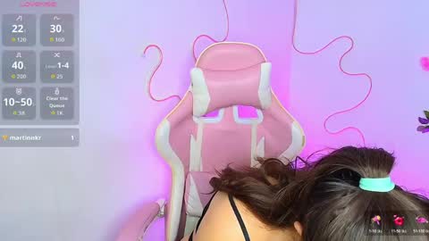 Snapshot of stepha_sweet chatting on 04/25/26, 11:02 Emma online show from 04/25/26, 11:02