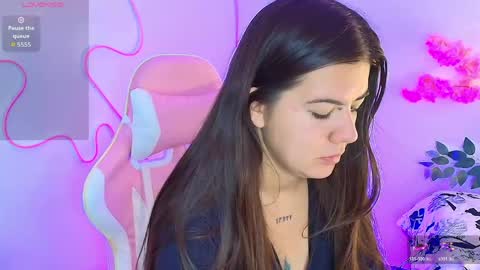 Snapshot of stepha_sweet chatting on 05/19/26, 03:02 Emma online show from 05/19/26, 03:02