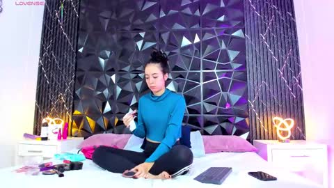 Snapshot of stephanandsamantha chatting on 09/20/25, 09:05 stephanandsamantha online show from 09/20/25, 09:05