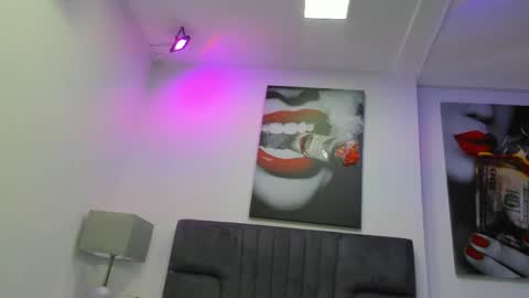 Snapshot of stephane_rousseau chatting on 05/18/26, 04:07 Stephane Rousseau online show from 05/18/26, 04:07