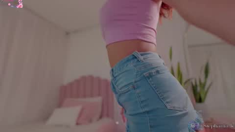 stephania_let online show from 10/14/25, 10:38