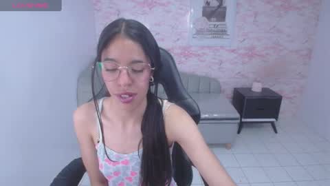Stephania online show from 12/17/24, 04:01