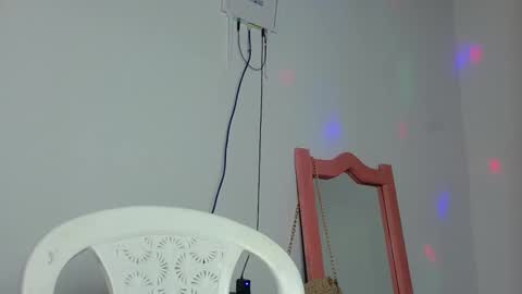 Snapshot of stephanie_bennett chatting on 10/19/25, 03:29 stephanie bennett online show from 10/19/25, 03:29