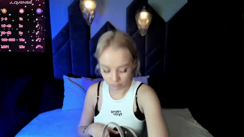 Stephanie Sea online show from 02/18/25, 01:55